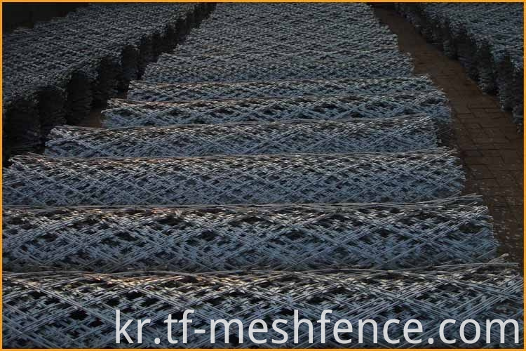 welded concertina razor wire mesh 2